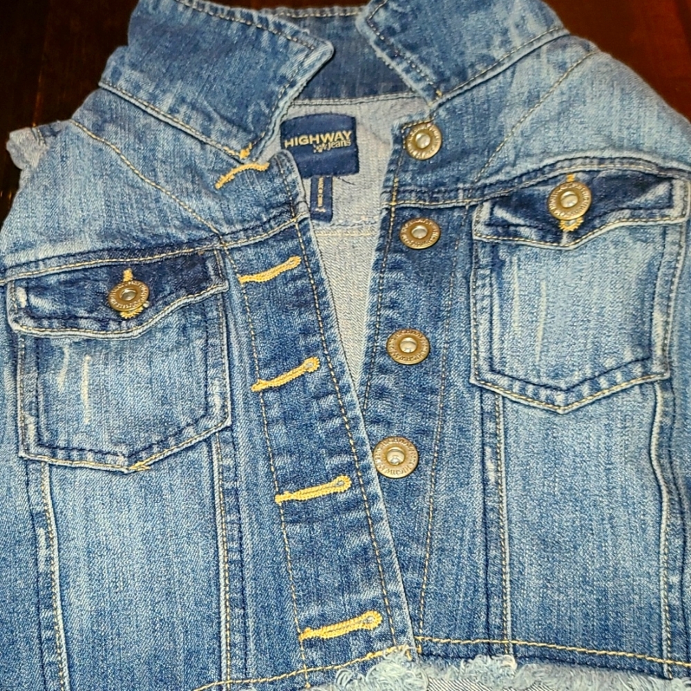 Jean jacket with no sleeves
